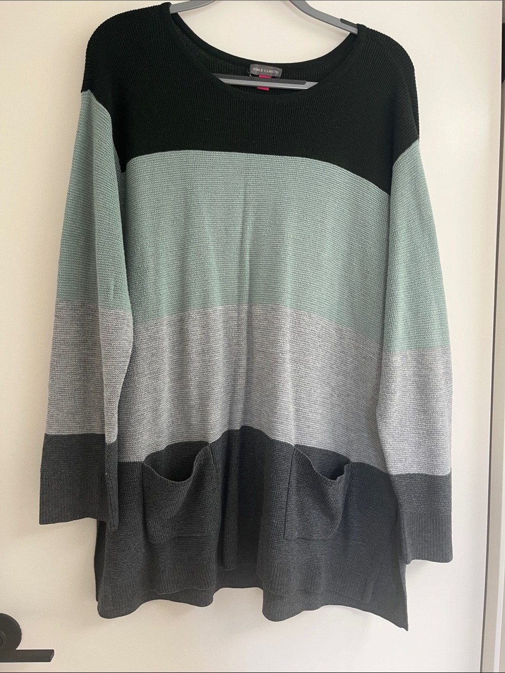Vince Camuto Colorblock Crewneck Sweater Tunic in Black, Mint & Gray